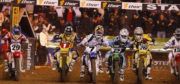 2009 - AMA Supercross - photo by Brian Robinette